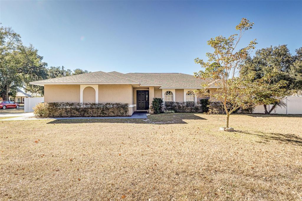 Photo of 703 N Polk Avenue, Fort Meade, FL 33841 (MLS # L4959278)