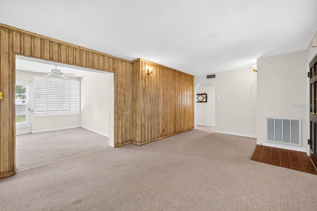 1912 W SAINT ISABEL STREET
