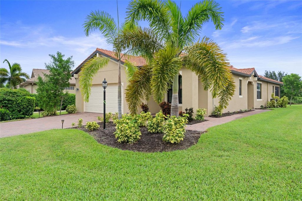 Photo of 5115 Tobermory Way, Bradenton, FL 34211 (MLS # TB8463136)