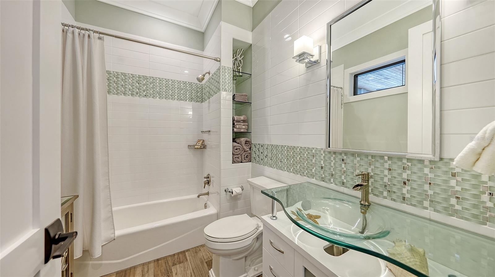 SADDLE CREEK - Residential