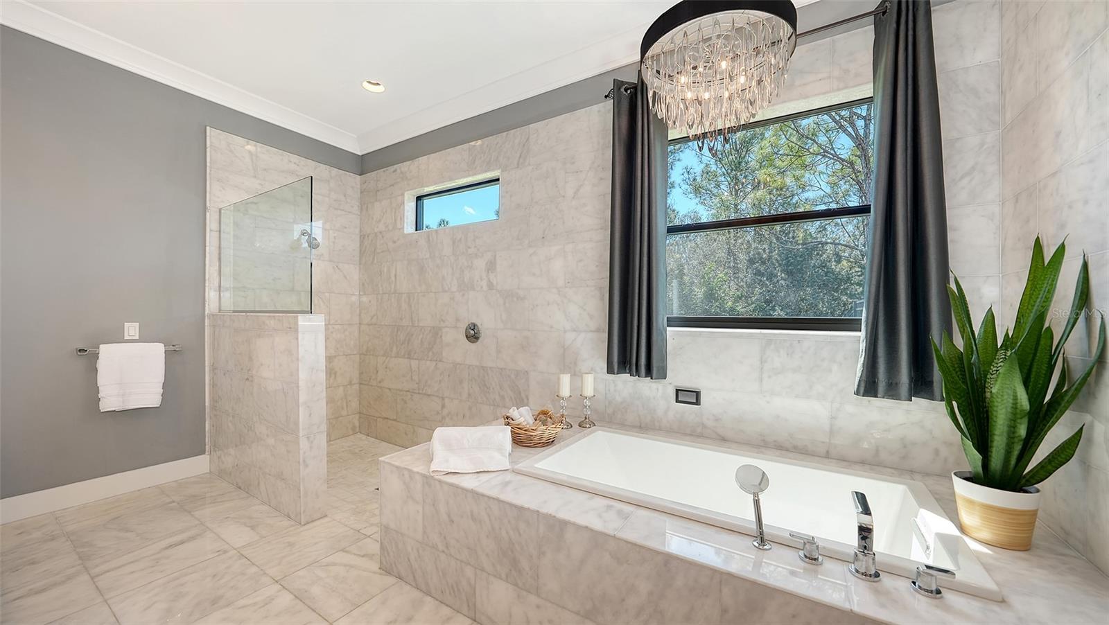 SADDLE CREEK - Residential