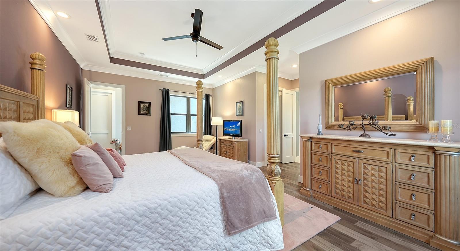 SADDLE CREEK - Residential