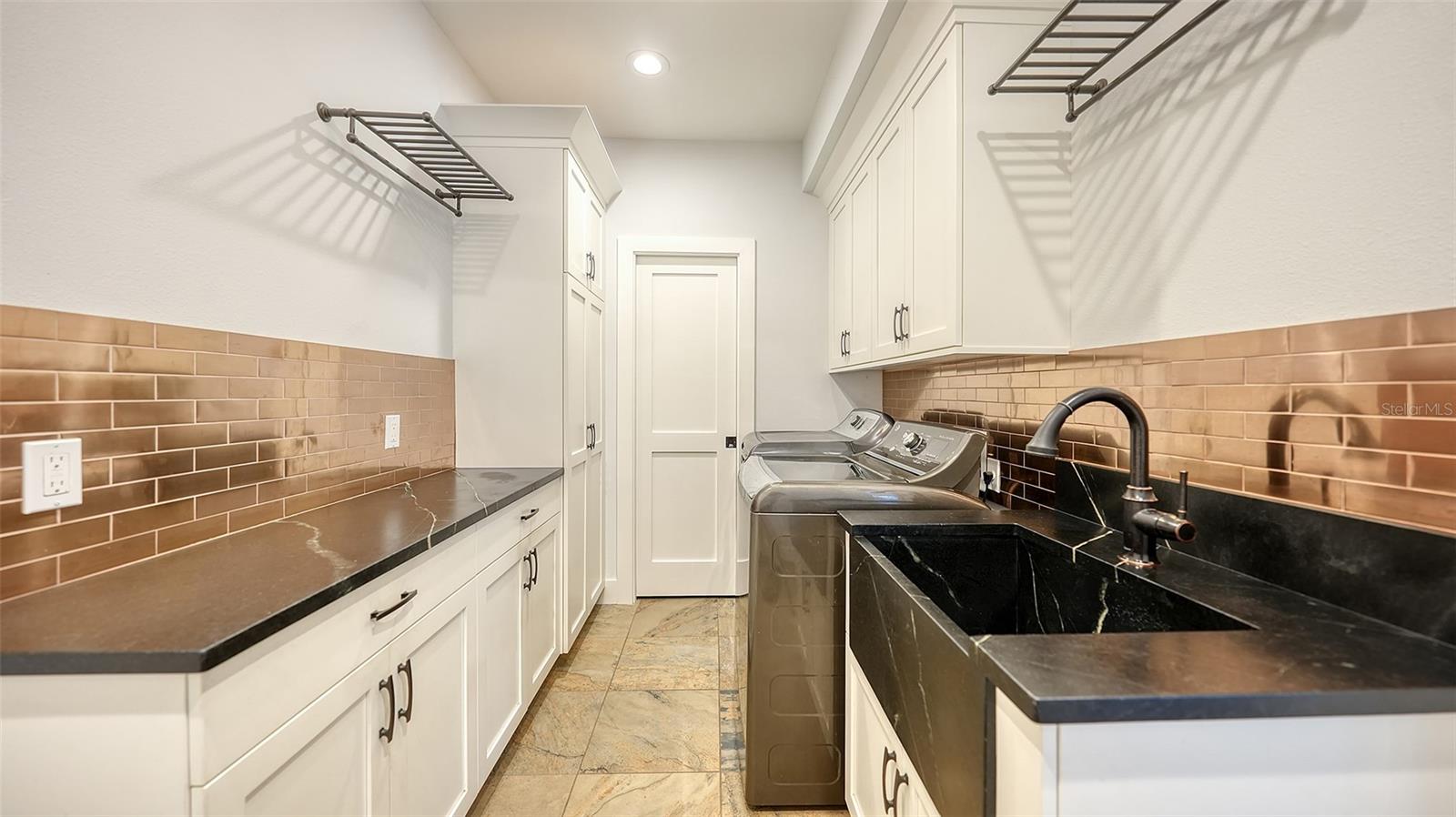 SADDLE CREEK - Residential