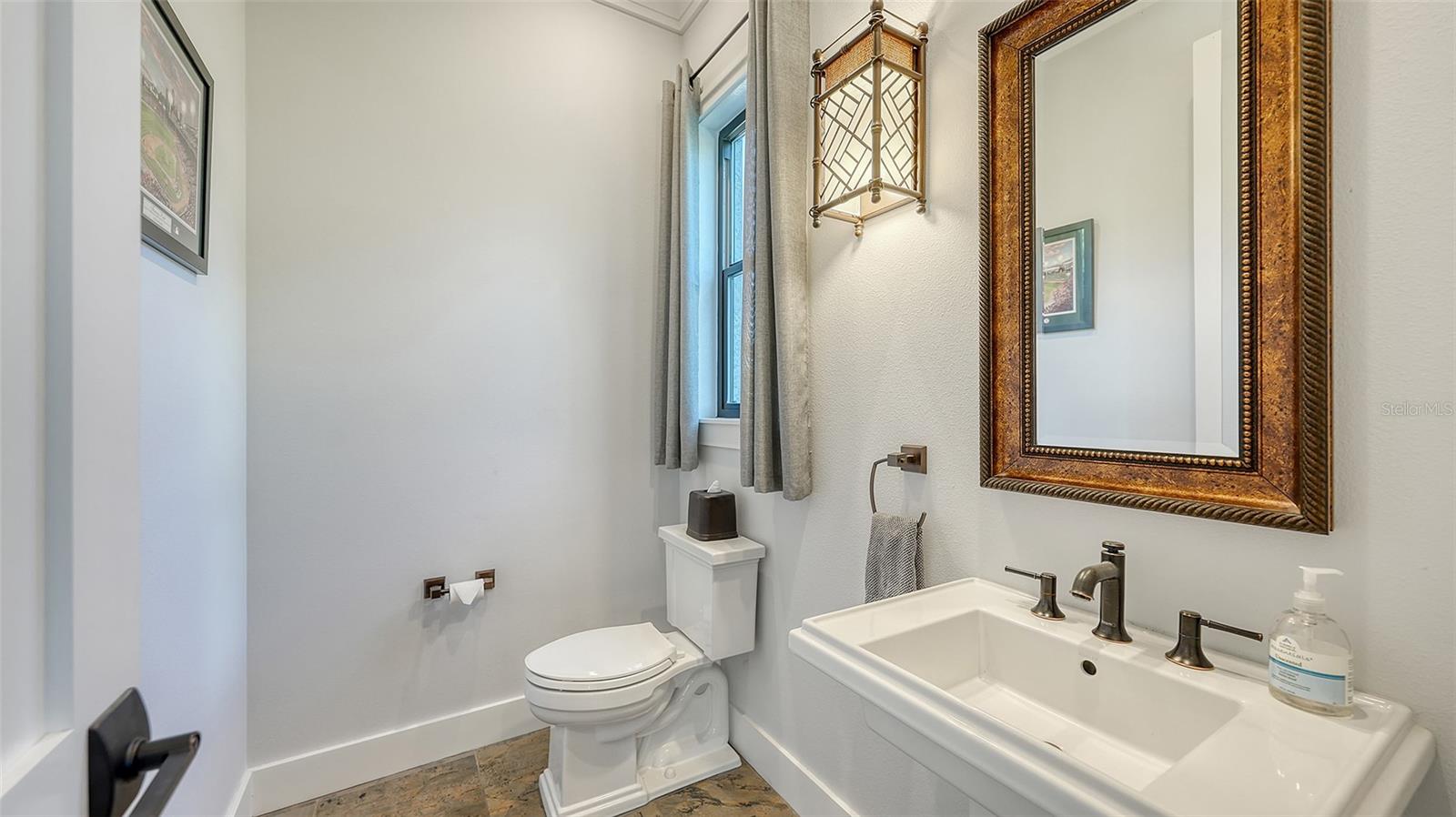 SADDLE CREEK - Residential