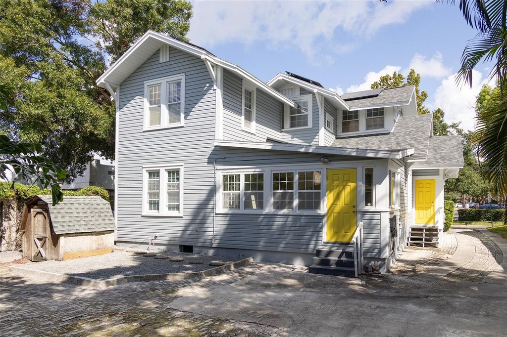 Photo of 3012 W Sitios Street, Tampa, FL 33629 (MLS # TB8426929)