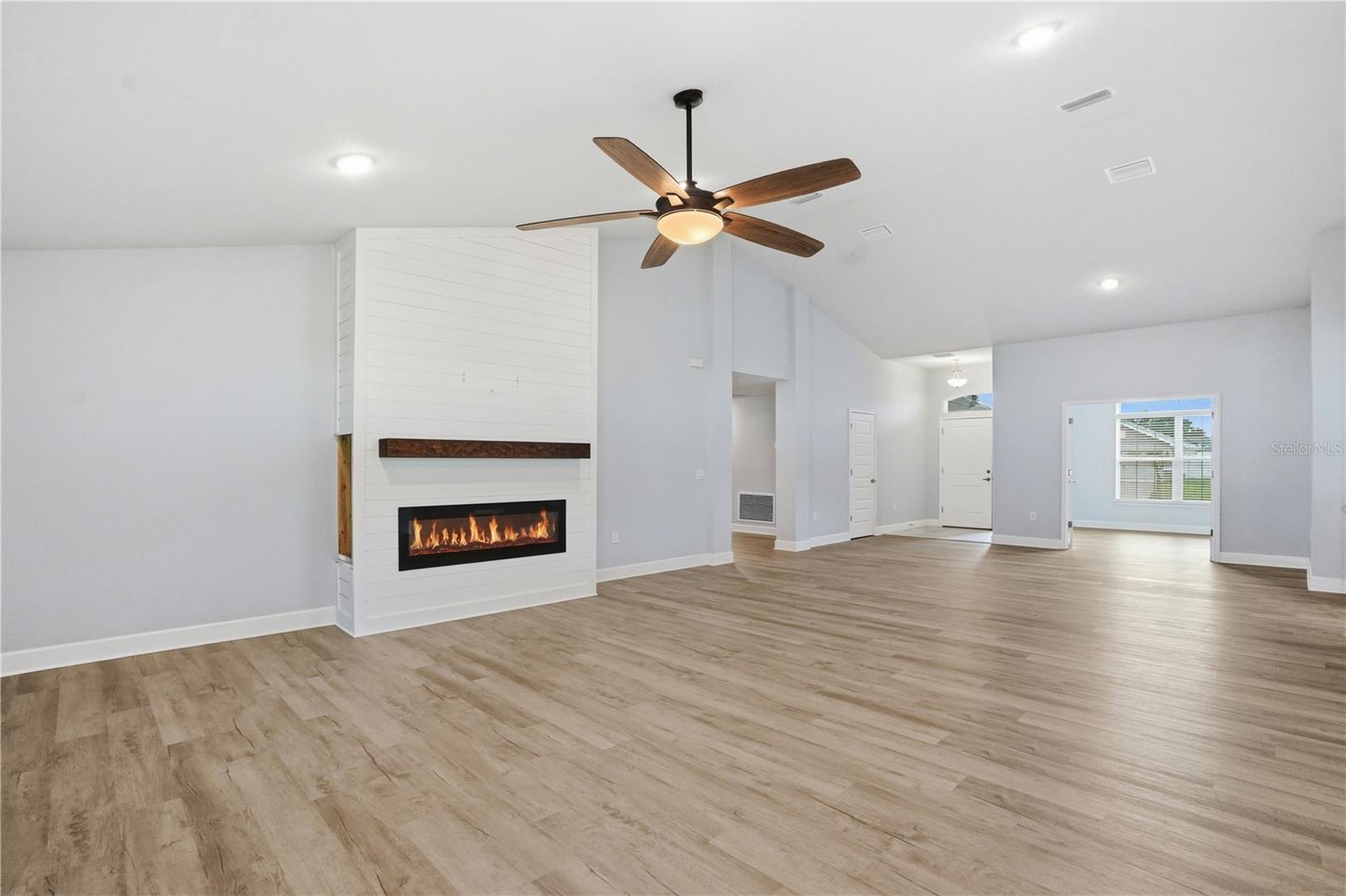 WYNDSOR PLACE - Residential