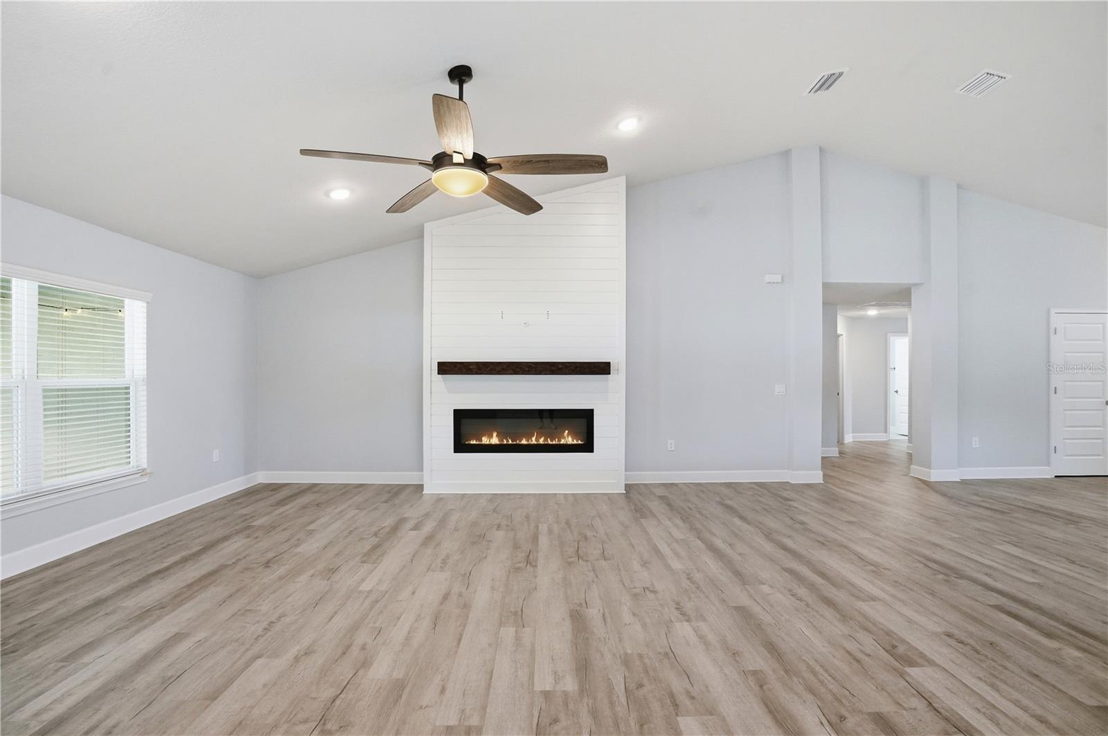 WYNDSOR PLACE - Residential