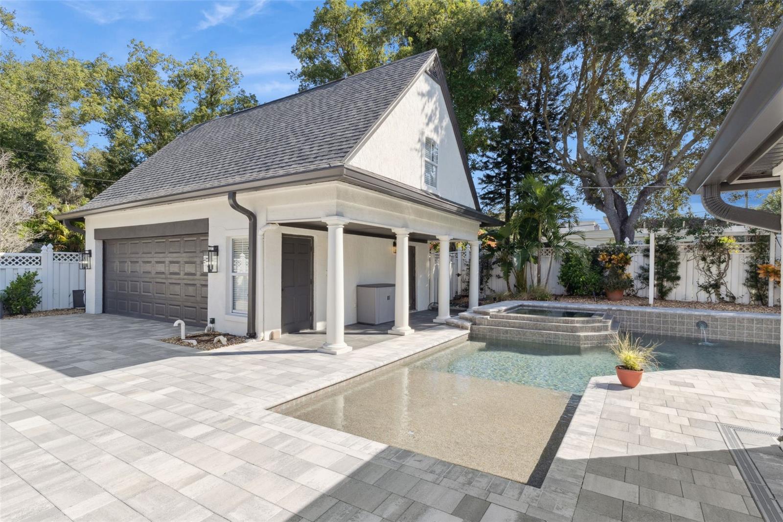 TANGERINE COURT - Residential