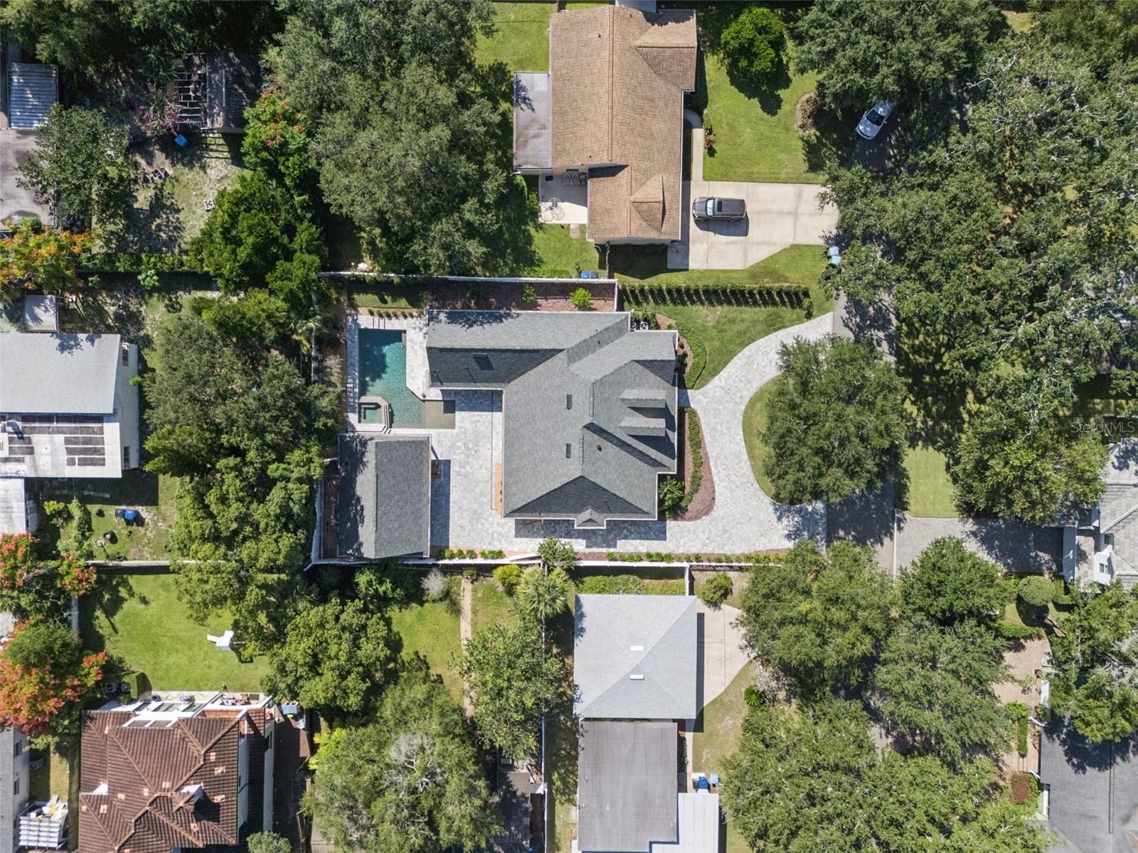 TANGERINE COURT - Residential