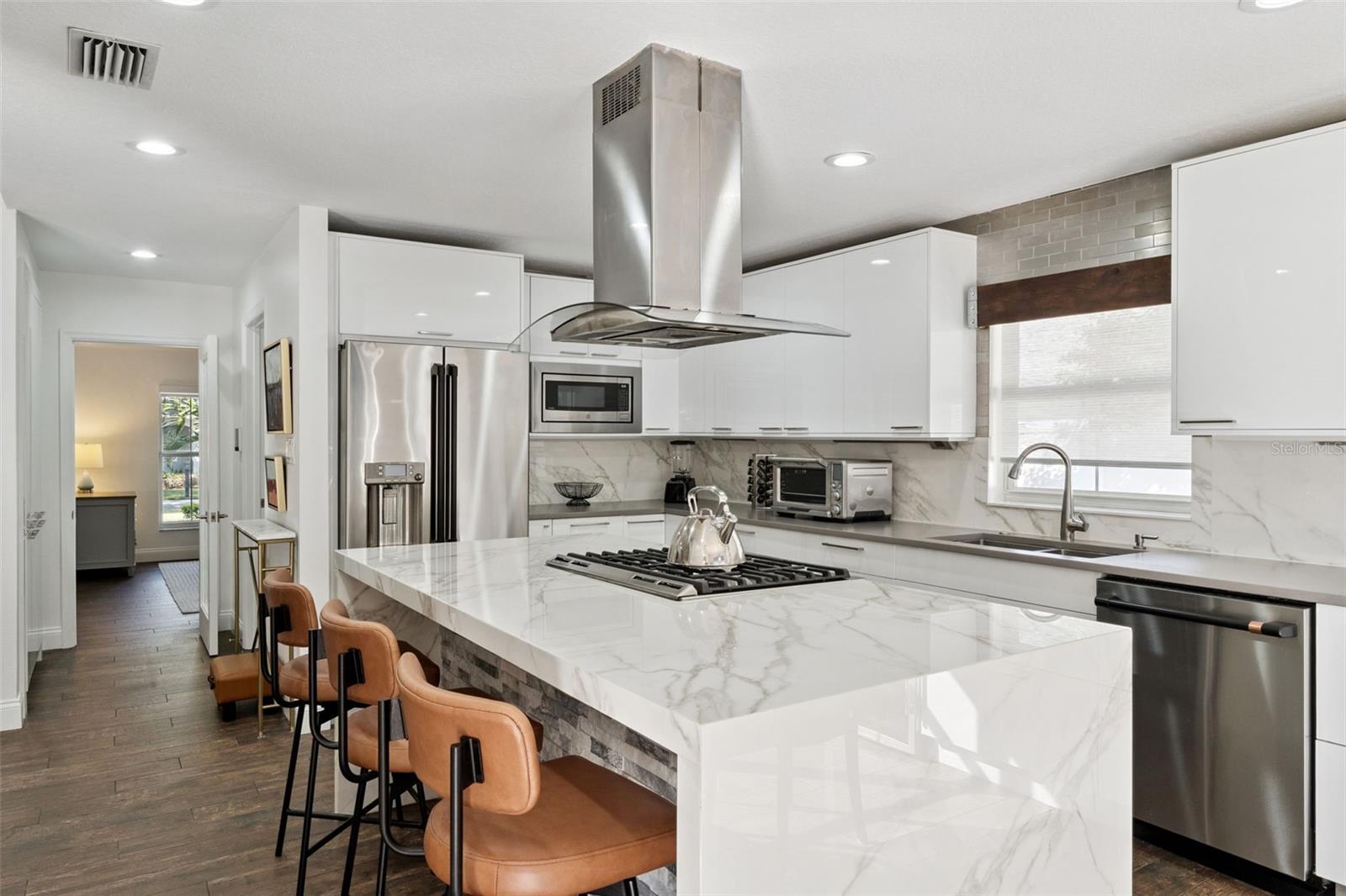 TANGERINE COURT - Residential