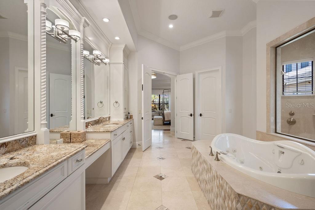 KEENES POINTE UNIT 3 - Residential