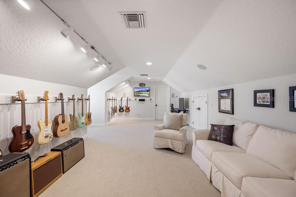 KEENES POINTE UNIT 3 - Residential