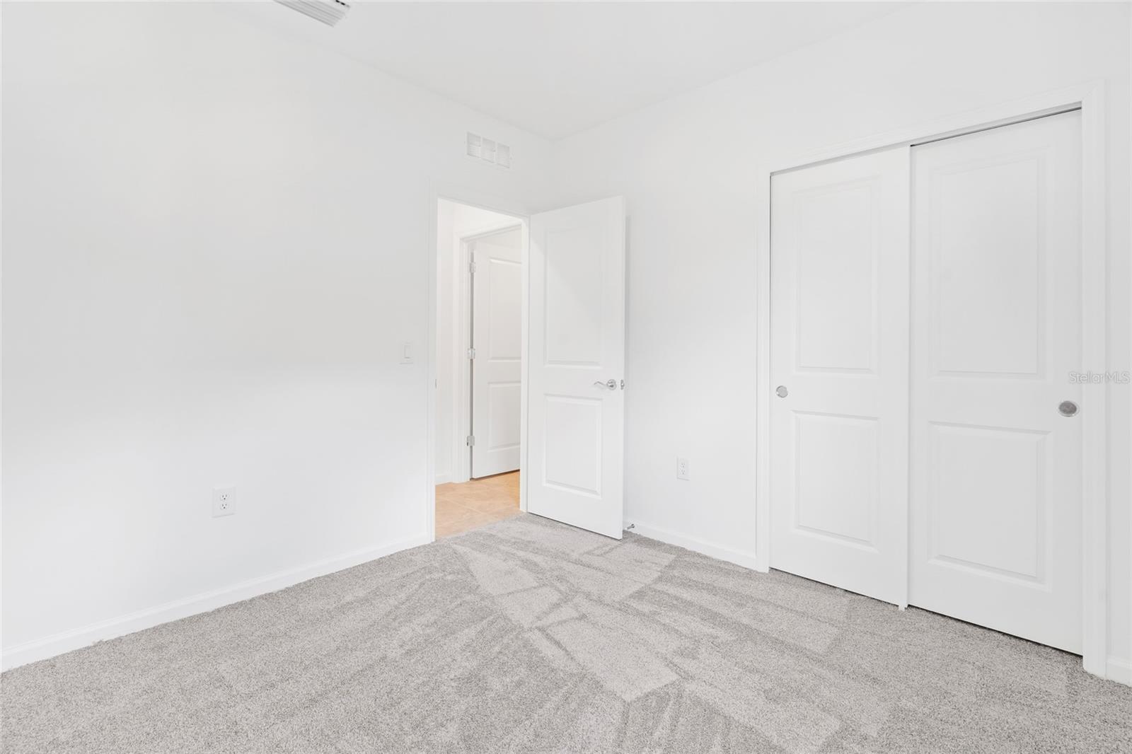 AVANTI/WATERSIDE - Residential Lease
