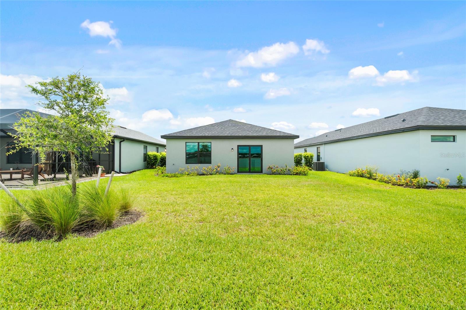 AVANTI/WATERSIDE - Residential Lease