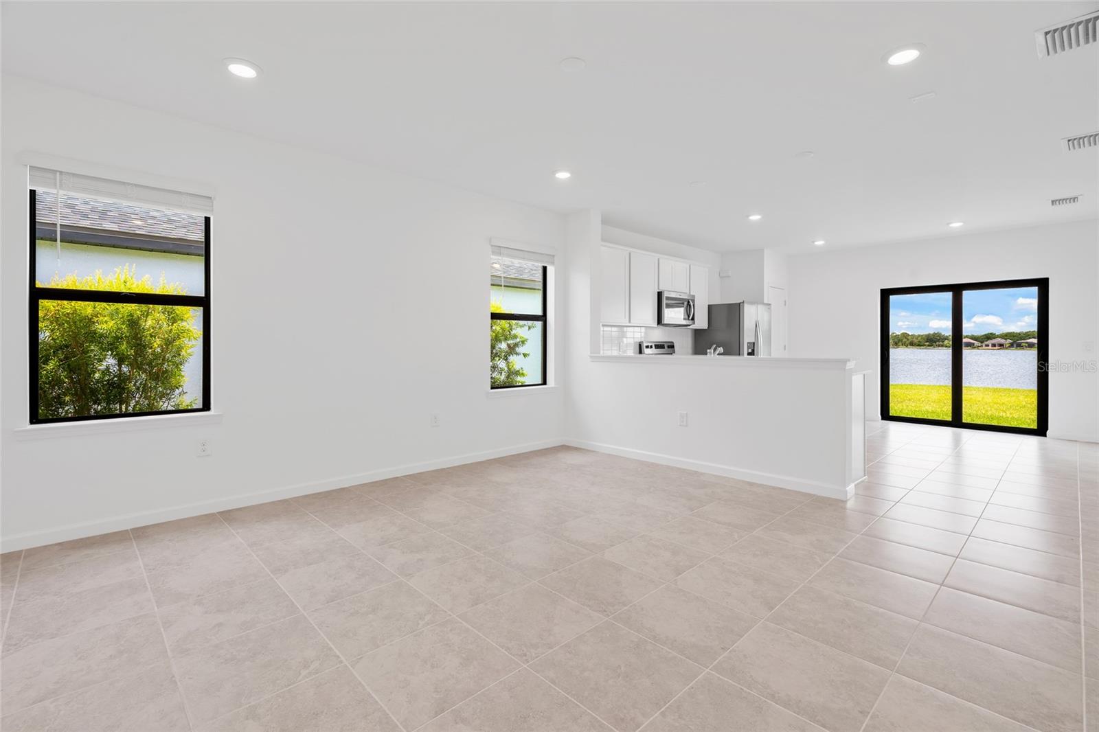 AVANTI/WATERSIDE - Residential Lease