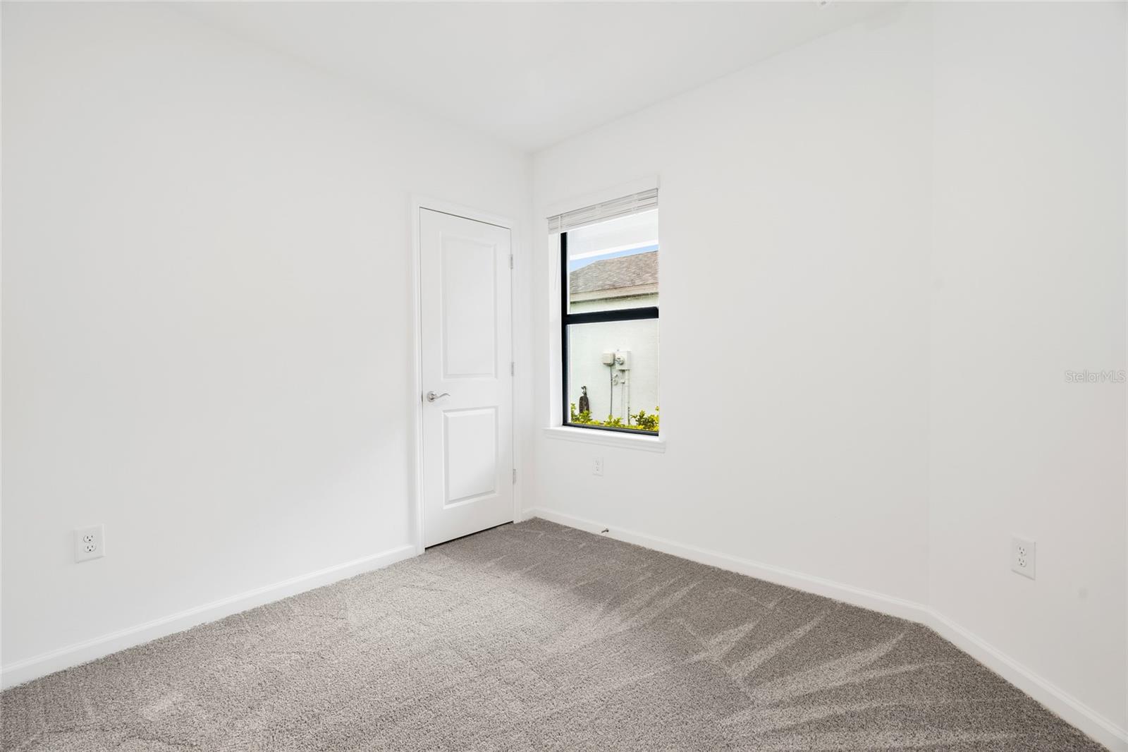 AVANTI/WATERSIDE - Residential Lease