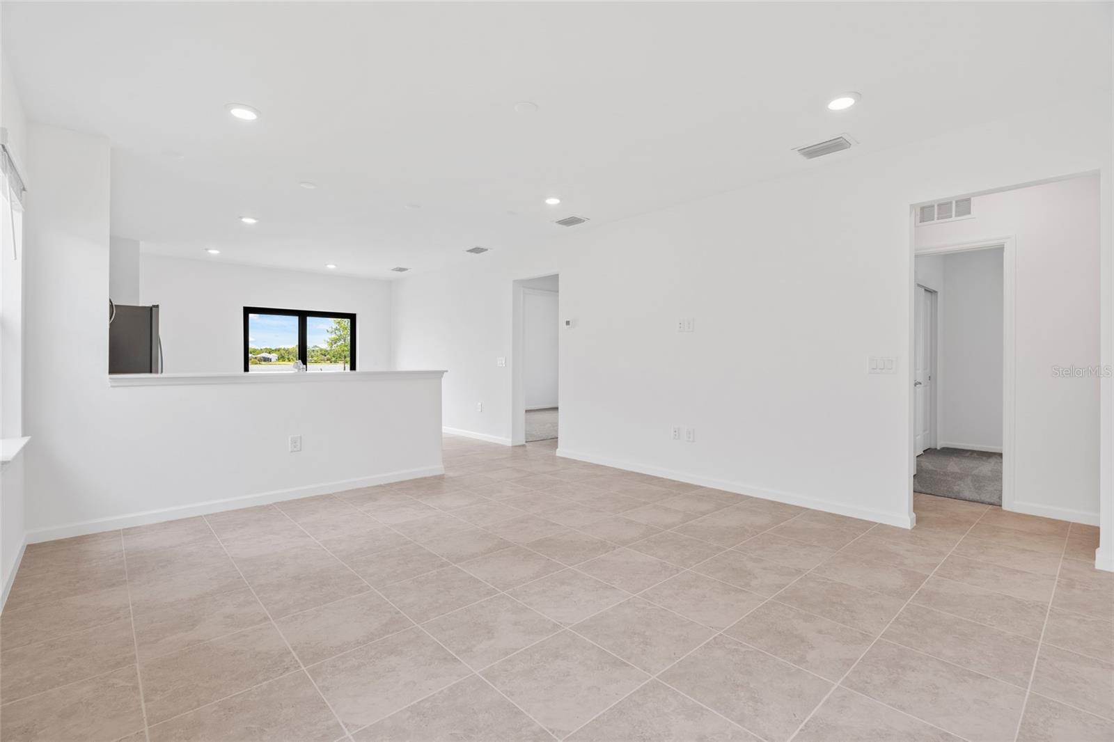 AVANTI/WATERSIDE - Residential Lease