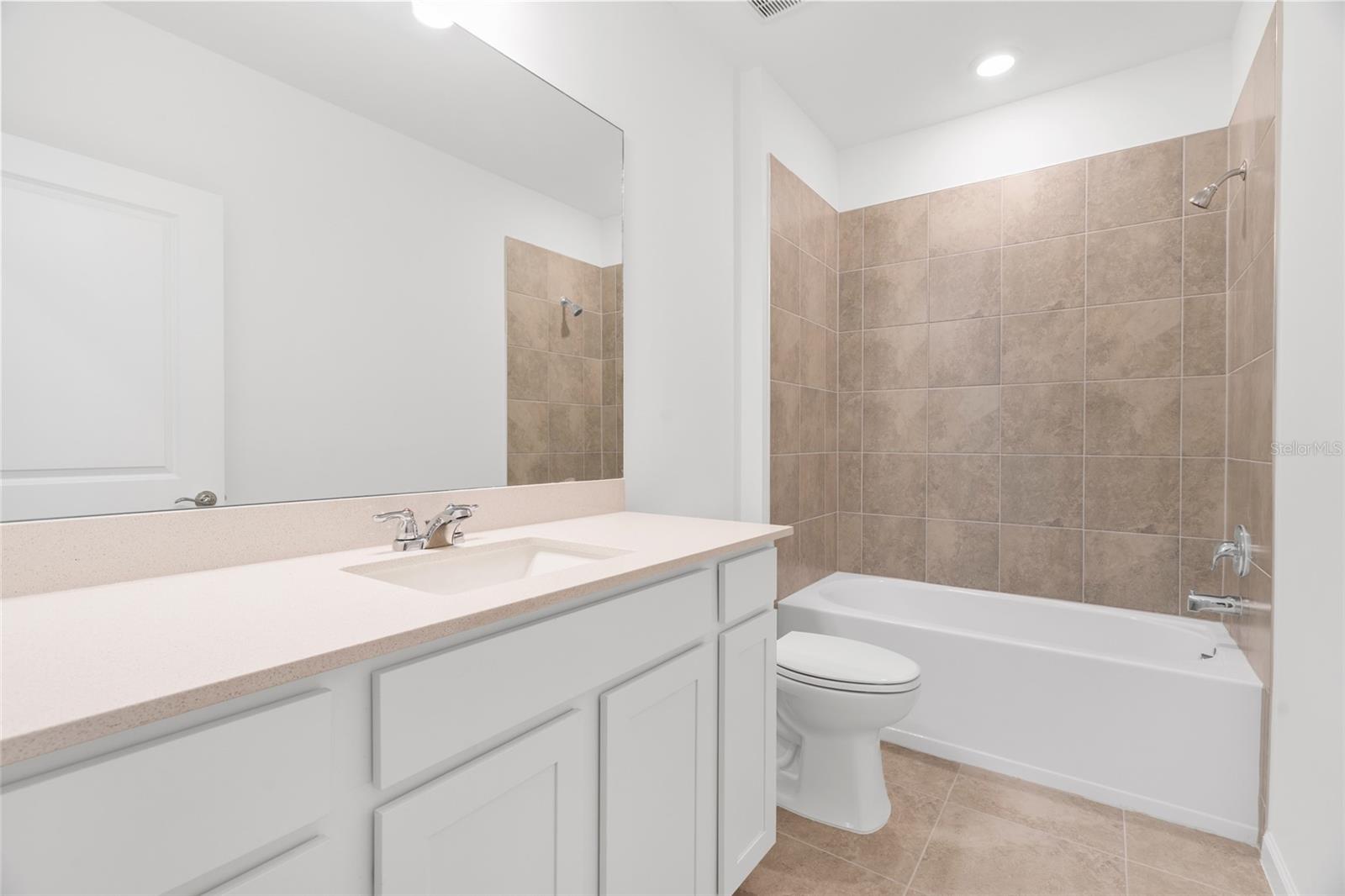 AVANTI/WATERSIDE - Residential Lease