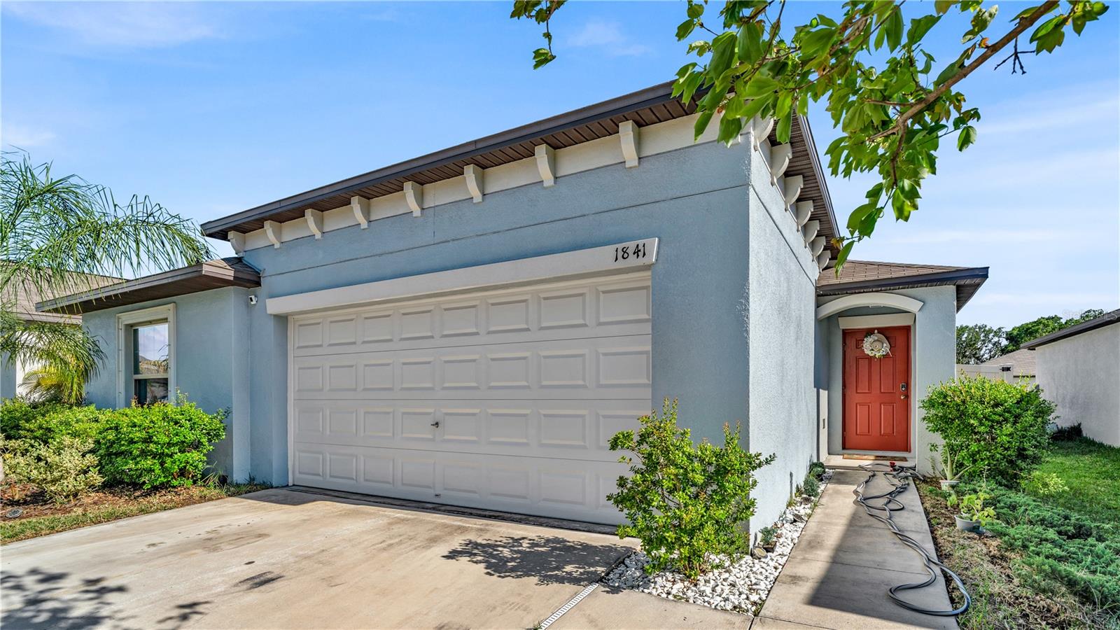 1841 CRINKLE LEAF COURT