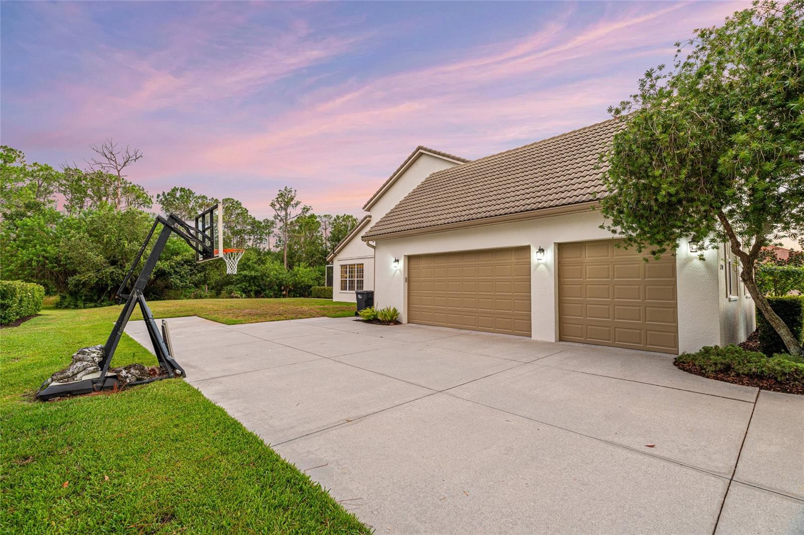 22304 DEER POINTE CROSSING