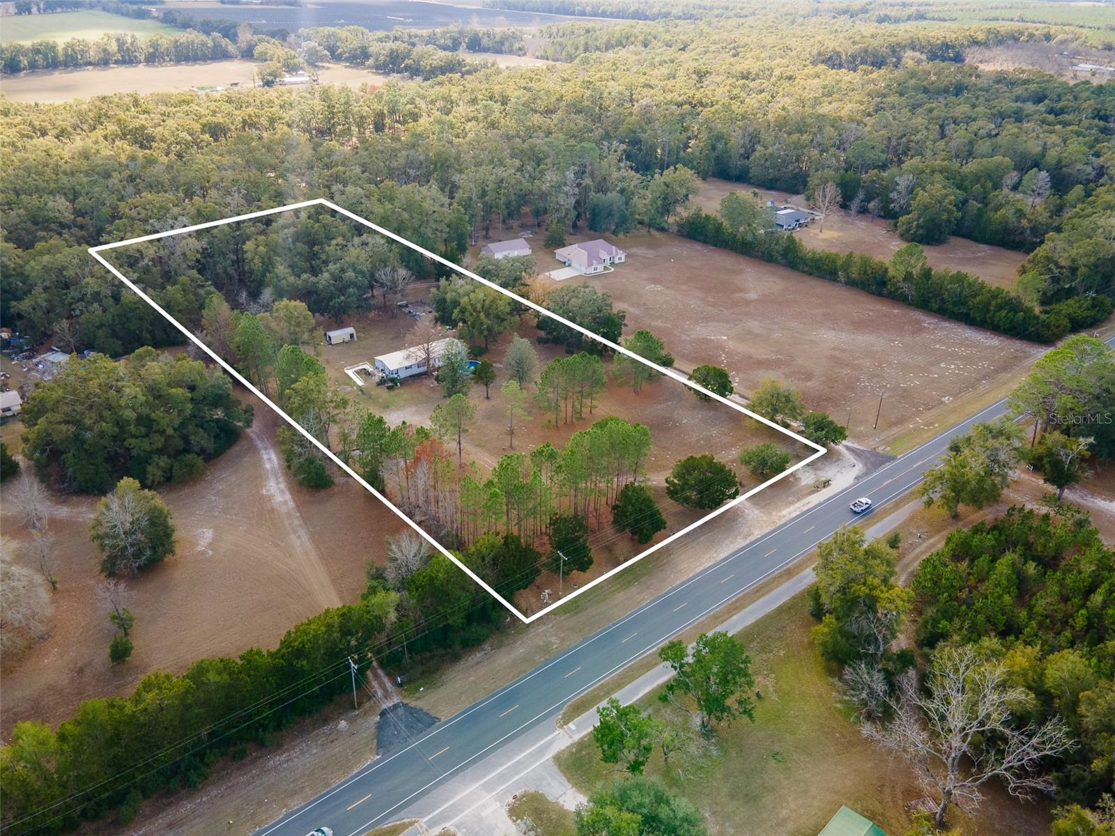 BORDERING OAKS - Residential