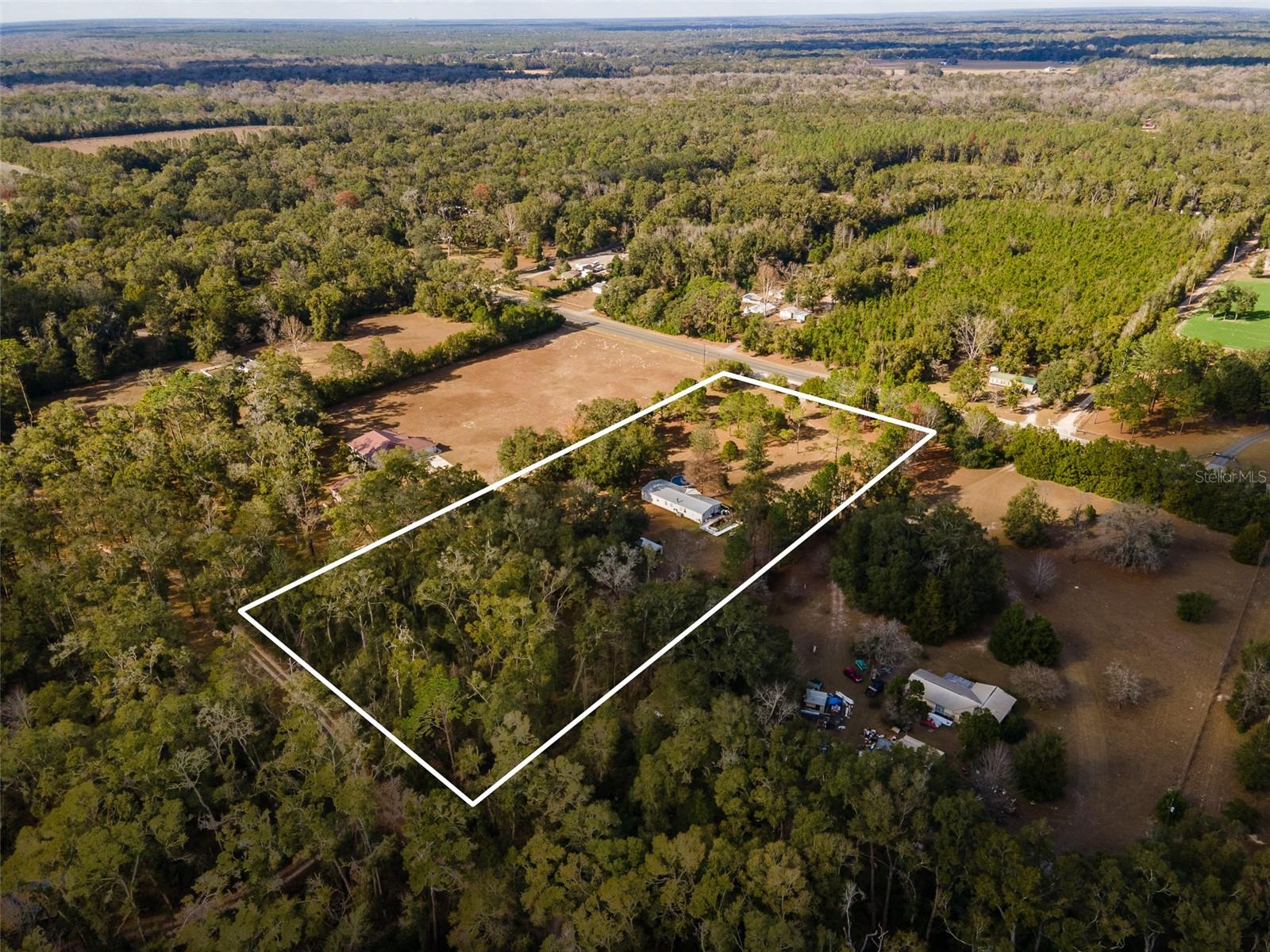 BORDERING OAKS - Residential