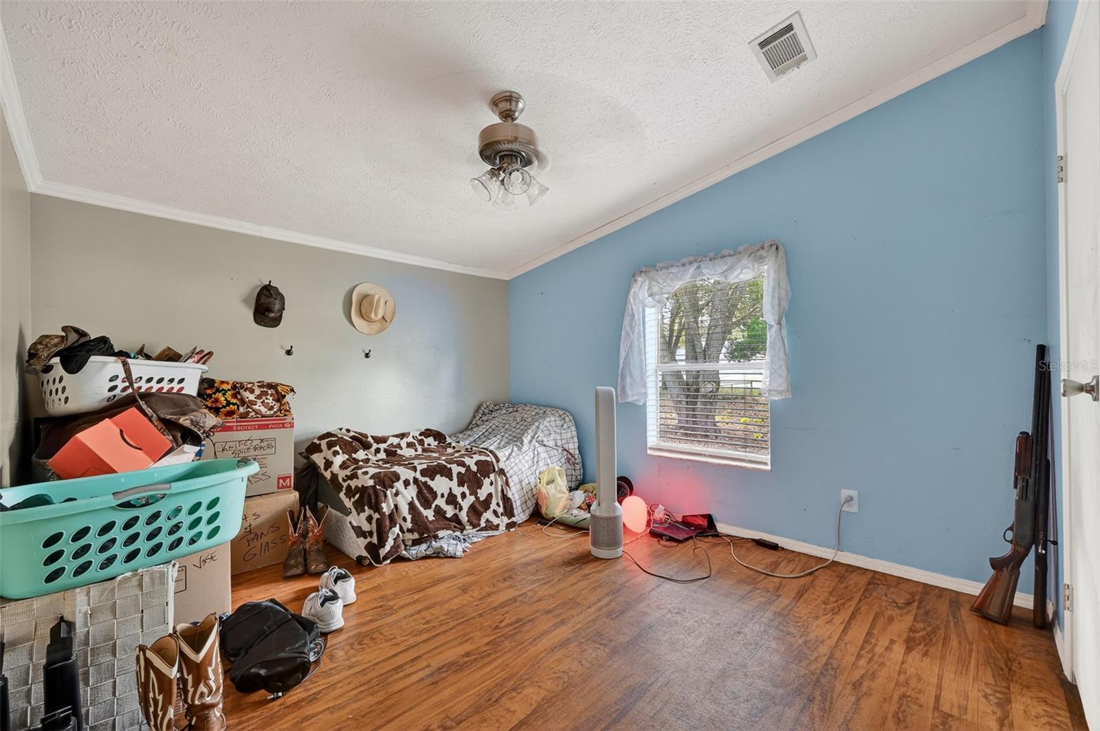 BORDERING OAKS - Residential