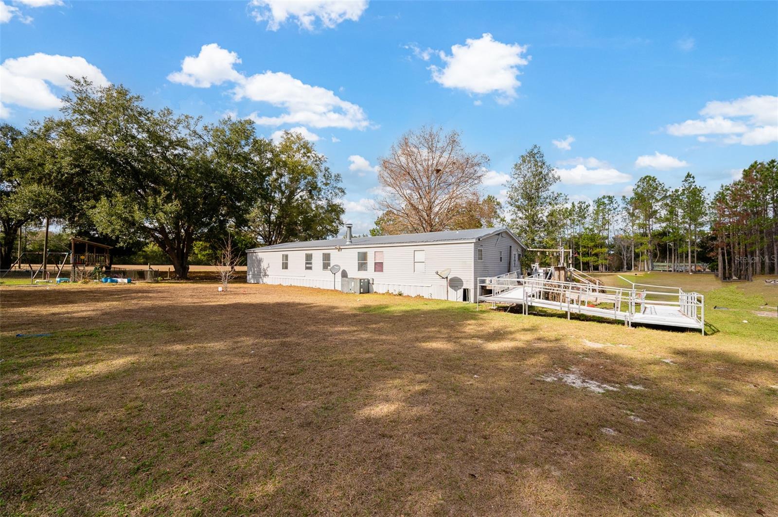 BORDERING OAKS - Residential