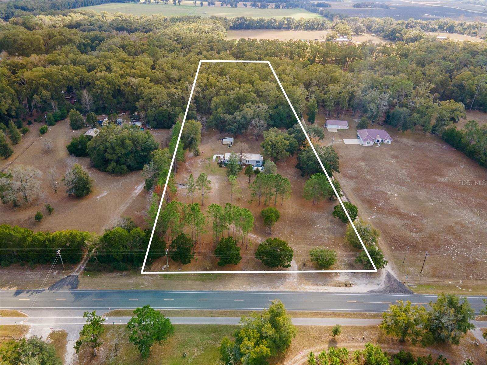 BORDERING OAKS - Residential