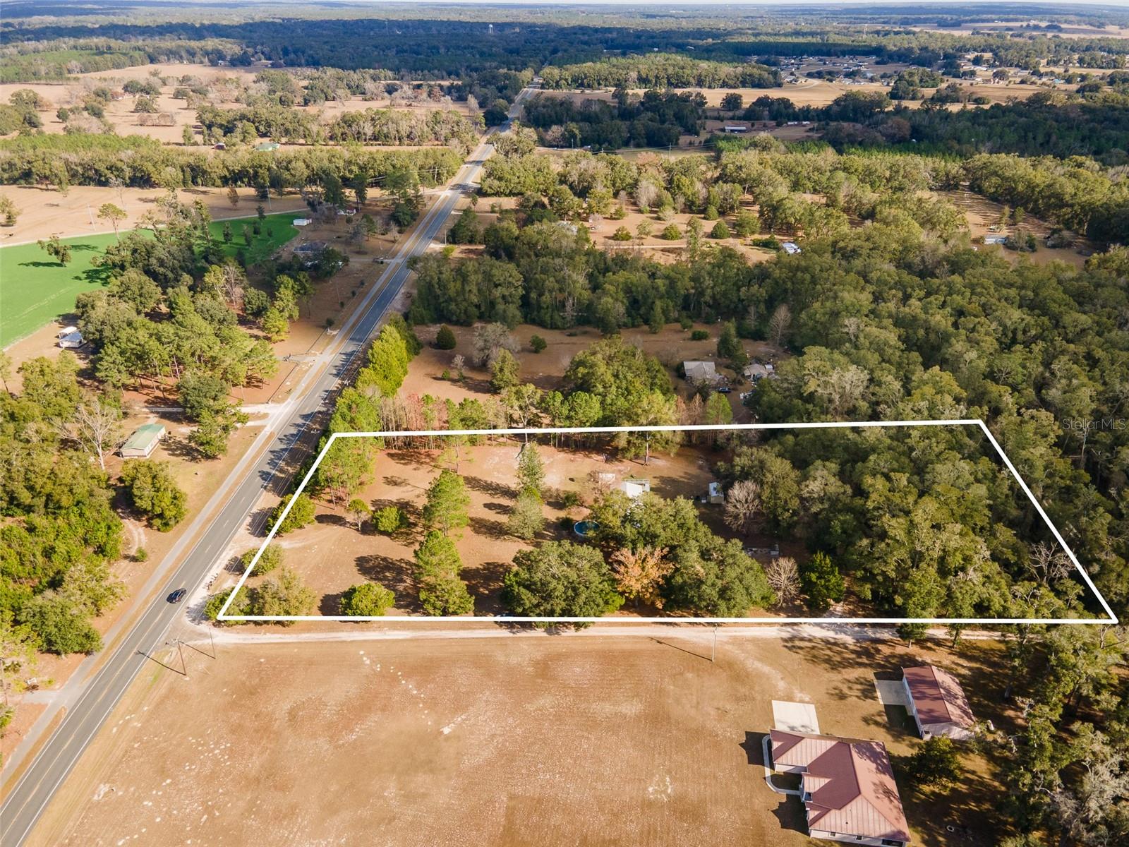 BORDERING OAKS - Residential