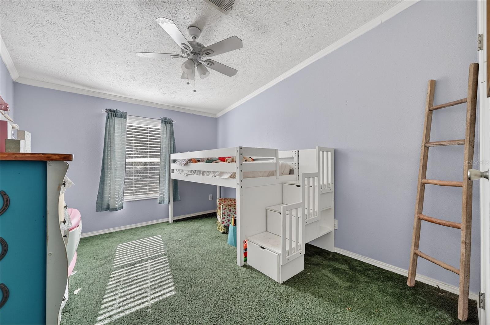 BORDERING OAKS - Residential