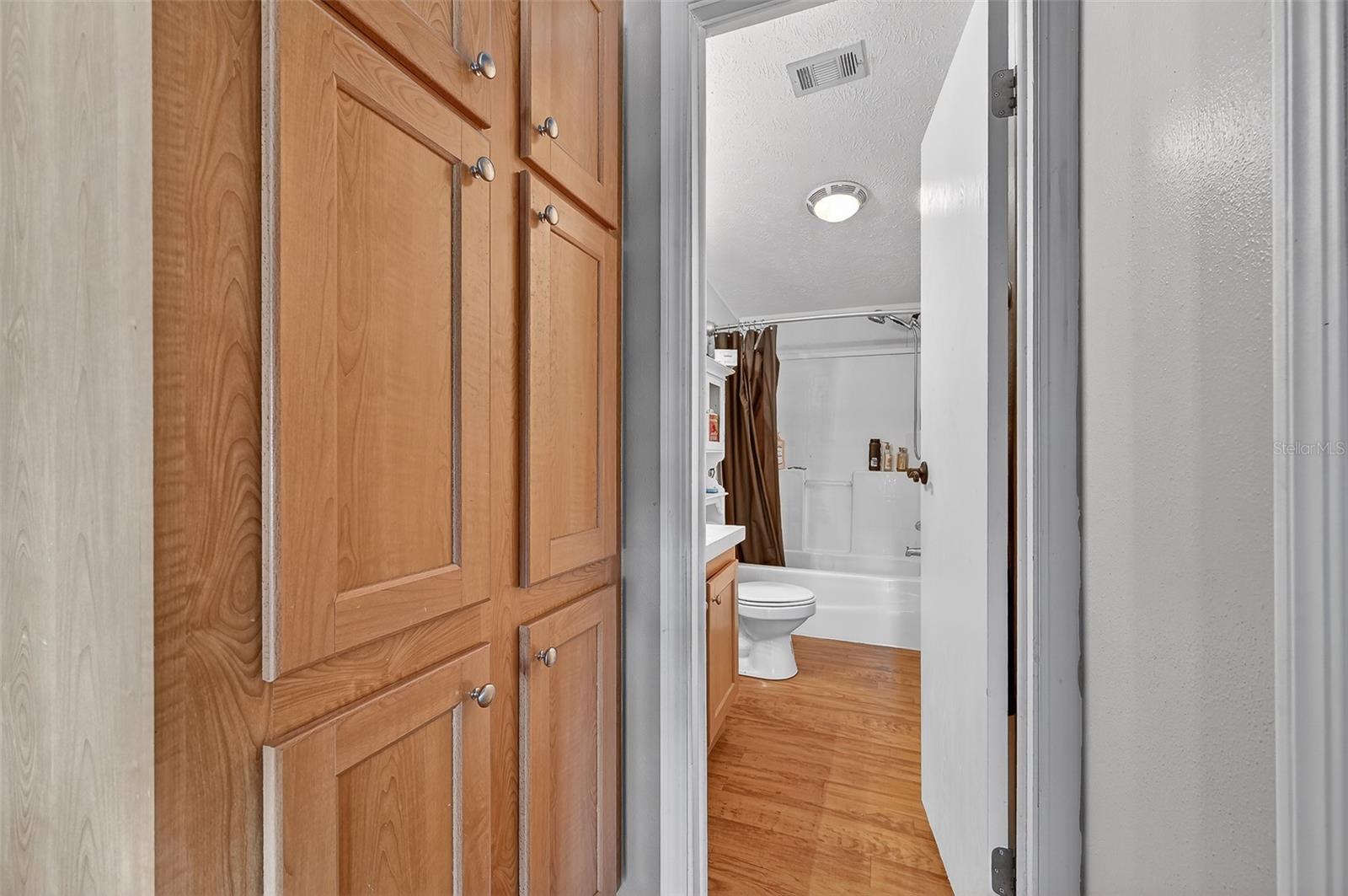 BORDERING OAKS - Residential