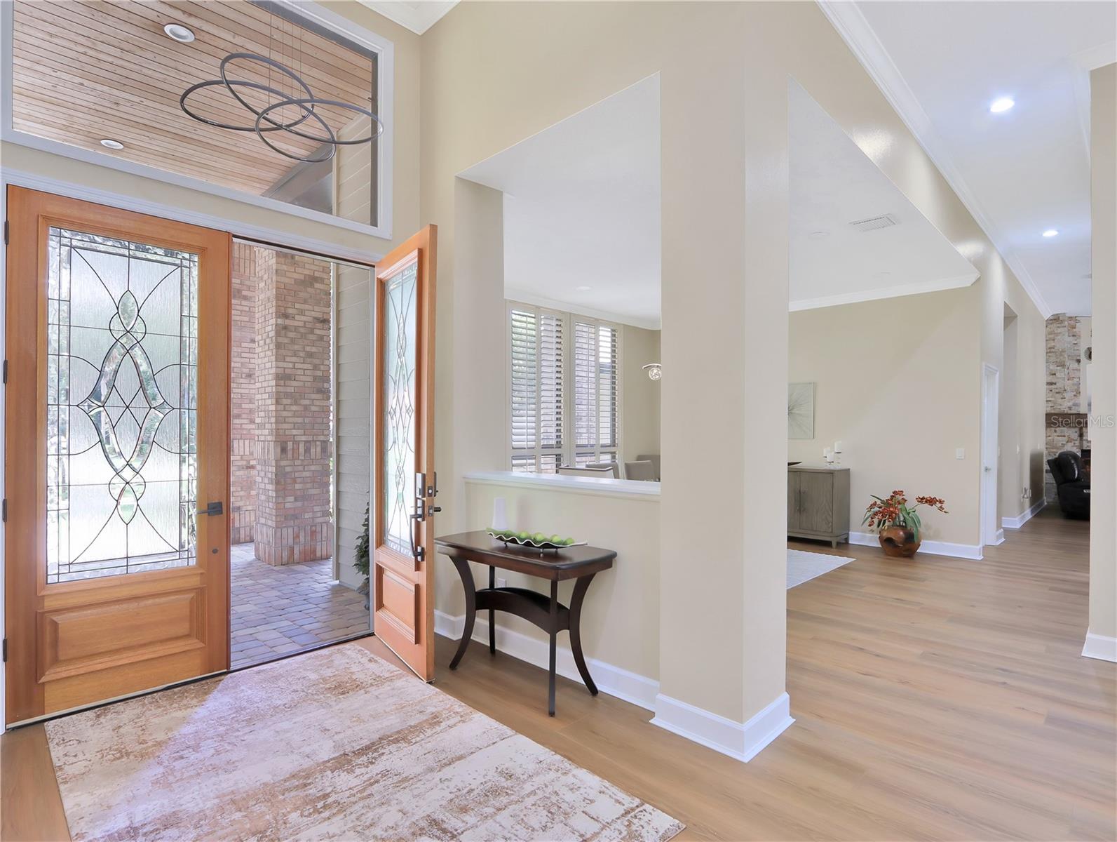 2216 SMOKETREE COURT