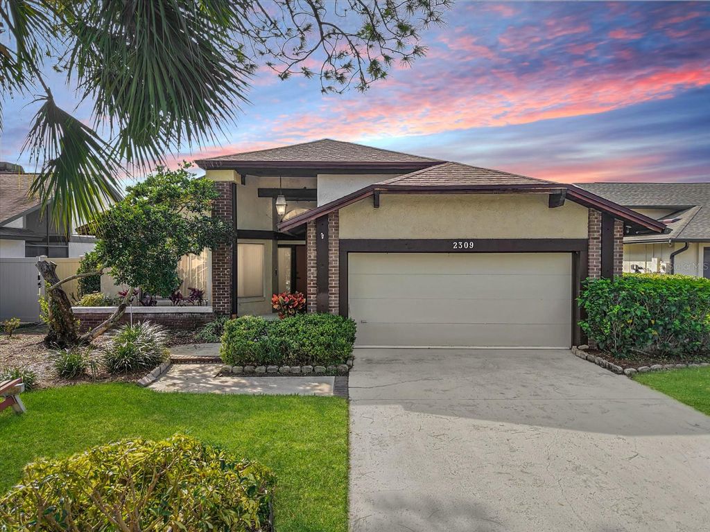 Photo of 2309 Walden Place N, Plant City, FL 33566 (MLS # TB8464995)