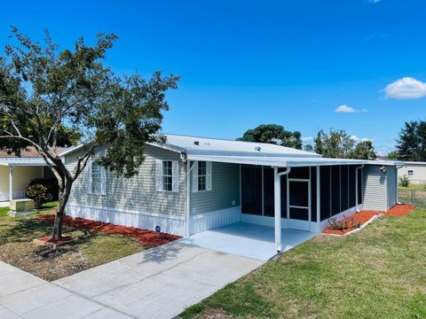 Photo of 14025 Royal Fern Way, Astatula, FL 34705 (MLS # O6345319)