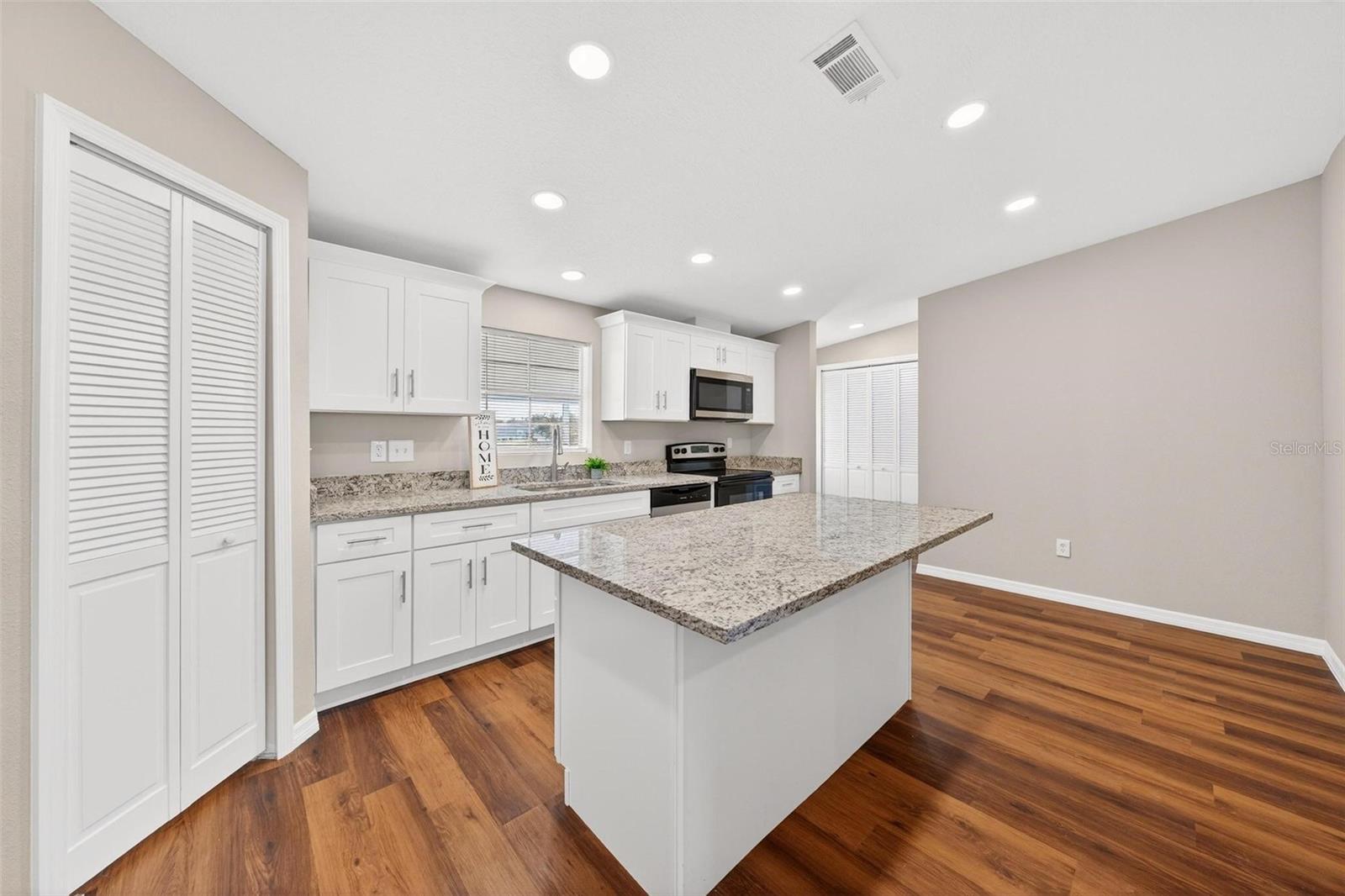 ASTATULA MEADOWS SUB - Residential