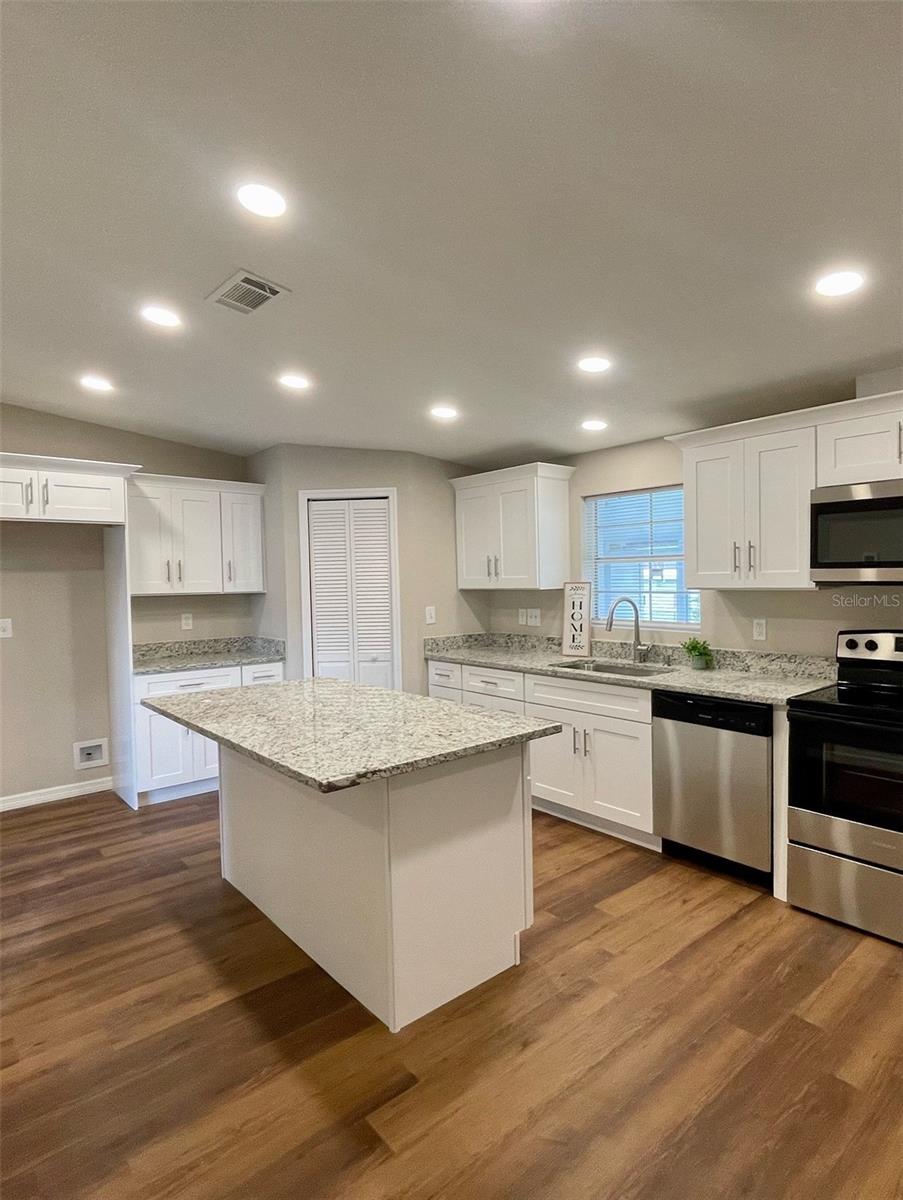 ASTATULA MEADOWS SUB - Residential