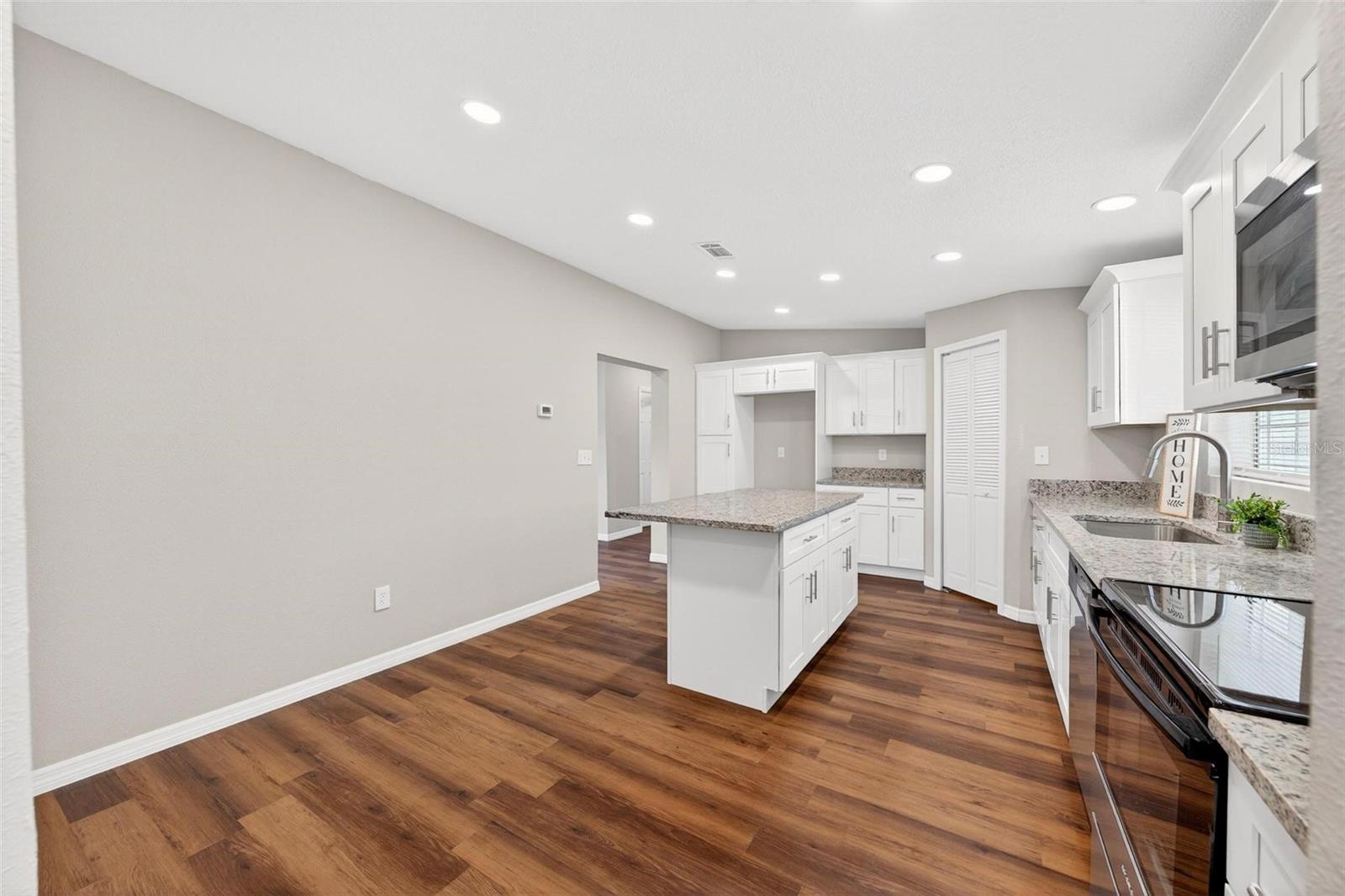 ASTATULA MEADOWS SUB - Residential