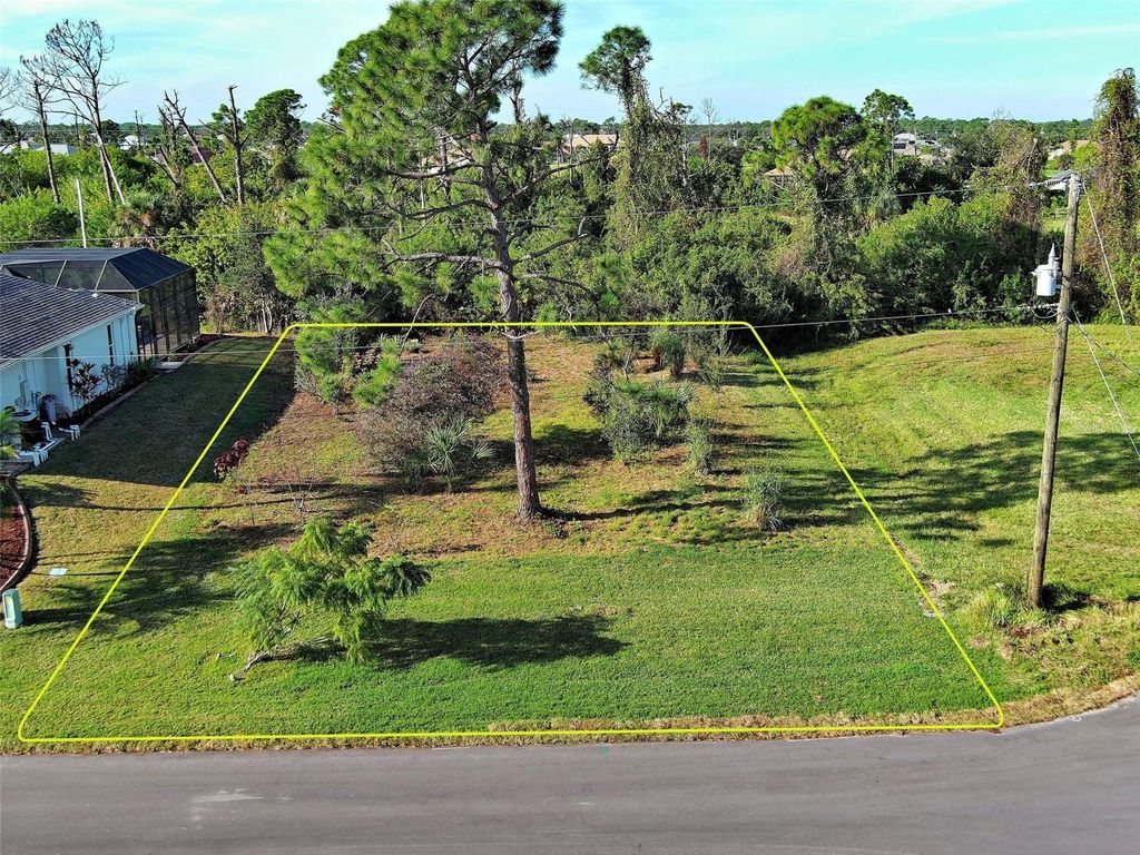 Photo of 43 Tee View Road, Rotonda West, FL 33947 (MLS # D6146812)