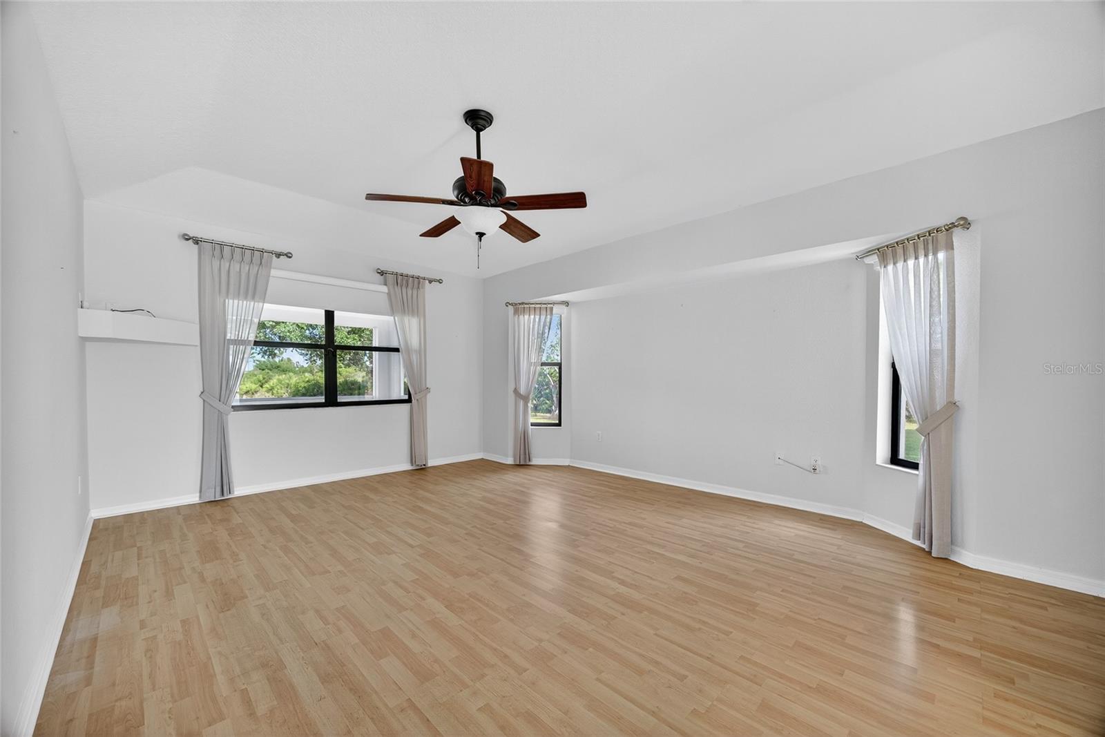 PRAIRIE CREEK PARK - Residential