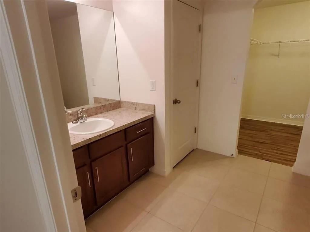 TAVARES GROVES AT BAYTREE PH 05 - Residential Lease