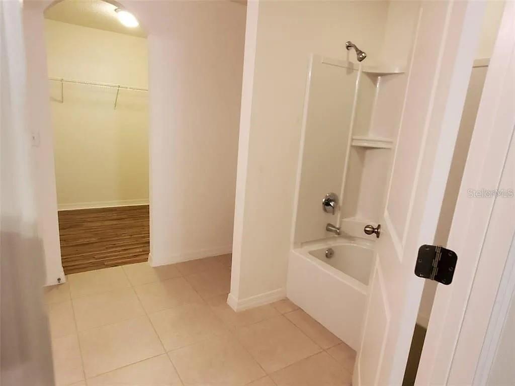 TAVARES GROVES AT BAYTREE PH 05 - Residential Lease