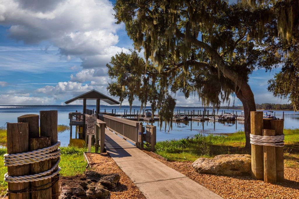 Photo of 1050 Geneva Way, Grand Island, FL 32735 (MLS # G5103080)