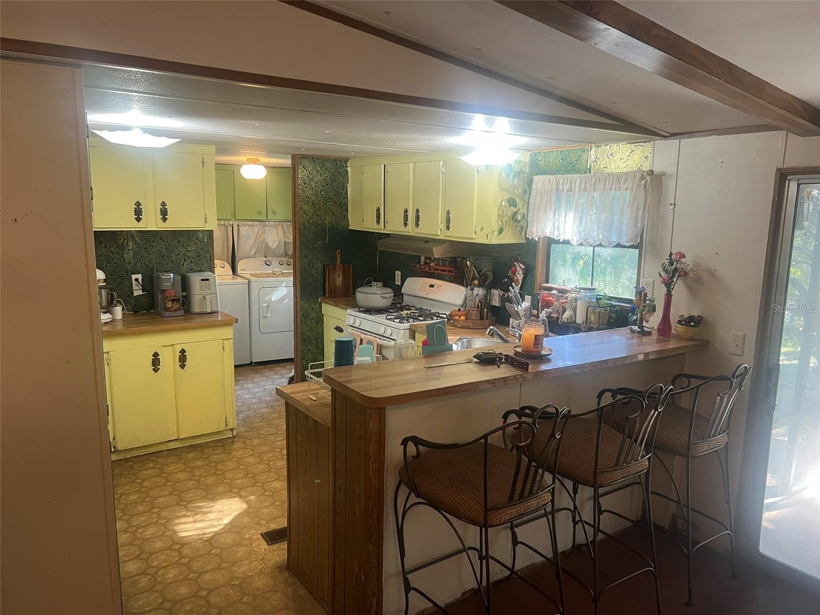 LAKE BRYANT SHORES - Residential