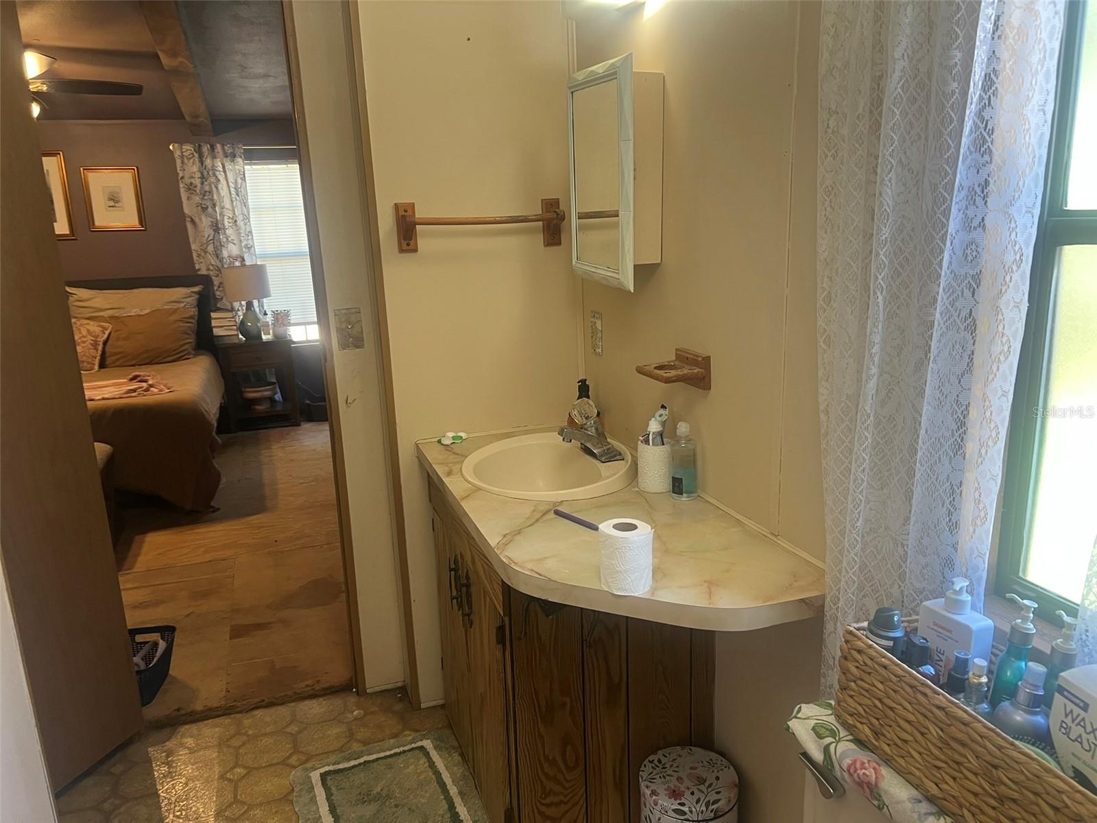 LAKE BRYANT SHORES - Residential