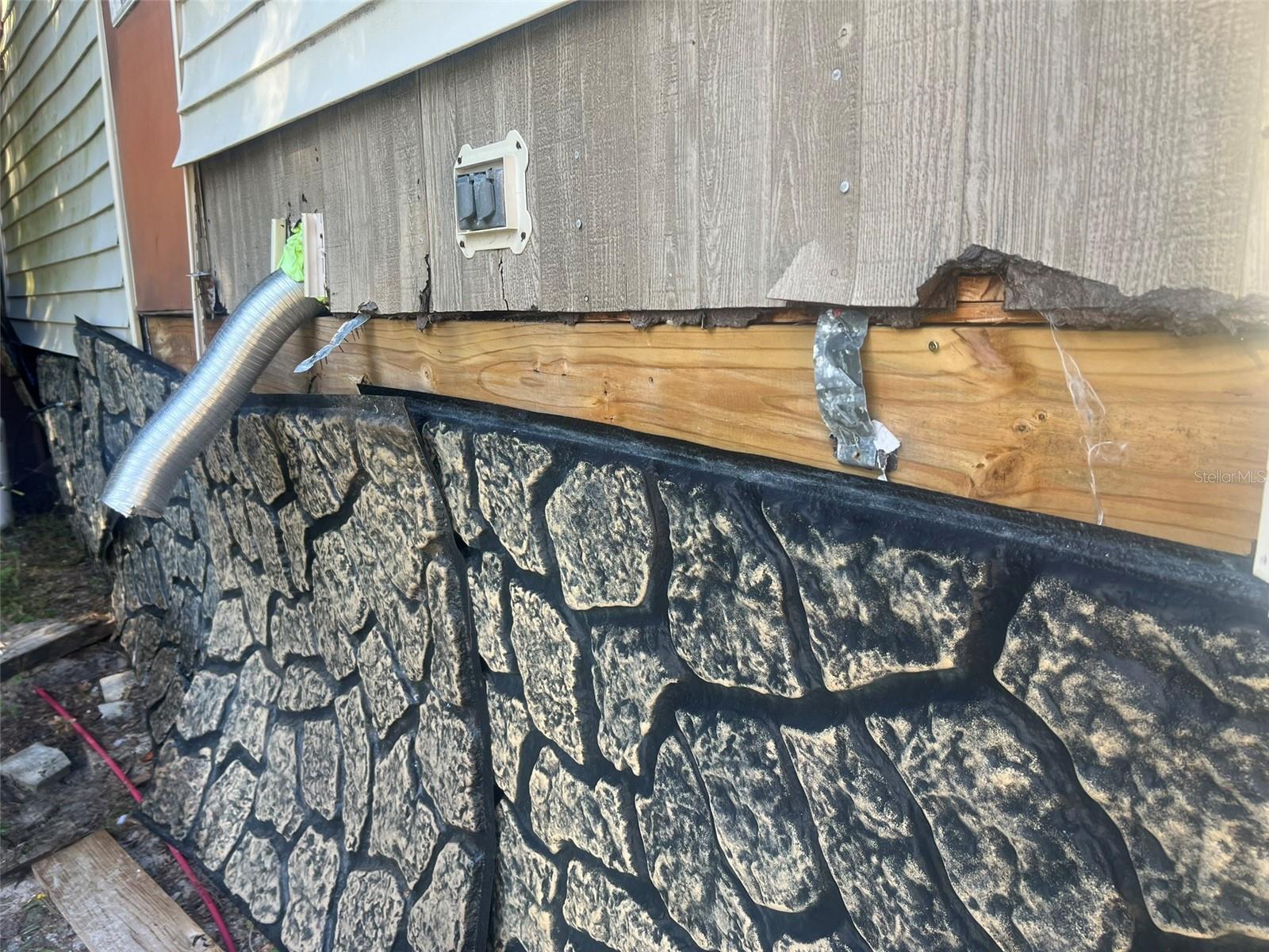 LAKE BRYANT SHORES - Residential