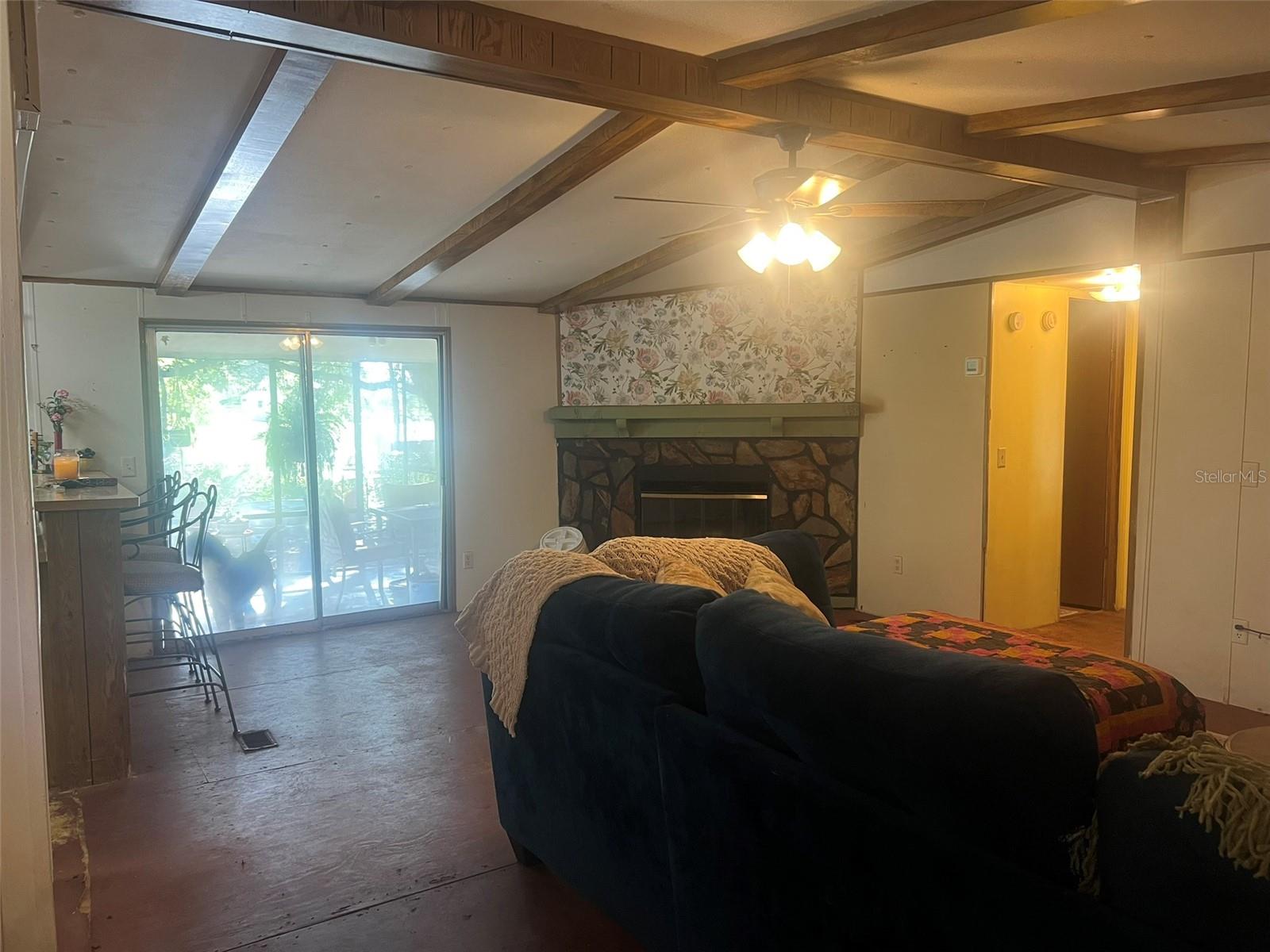 LAKE BRYANT SHORES - Residential