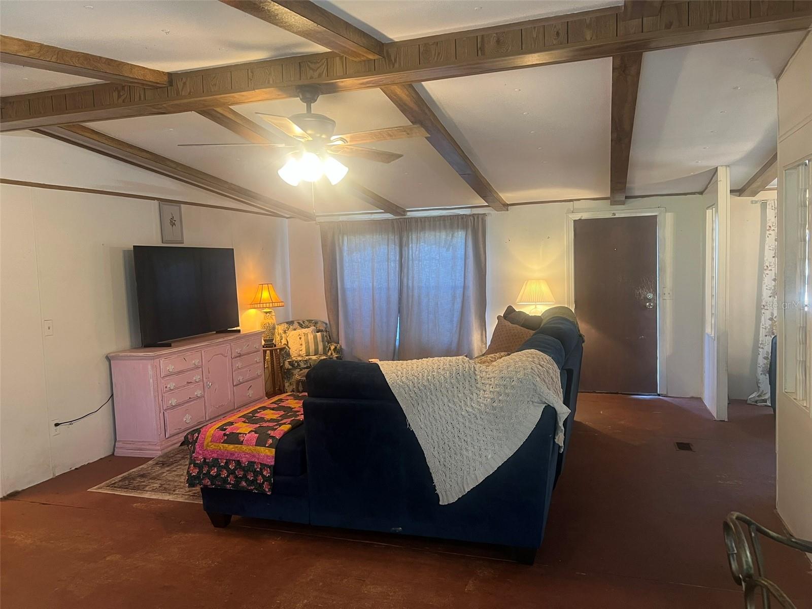 LAKE BRYANT SHORES - Residential