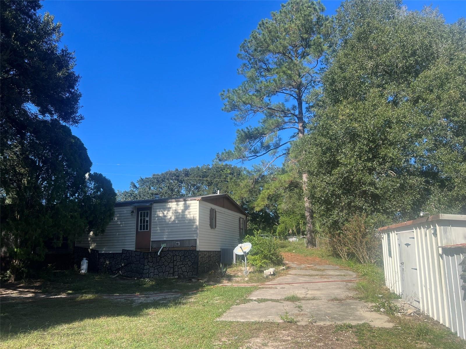 LAKE BRYANT SHORES - Residential