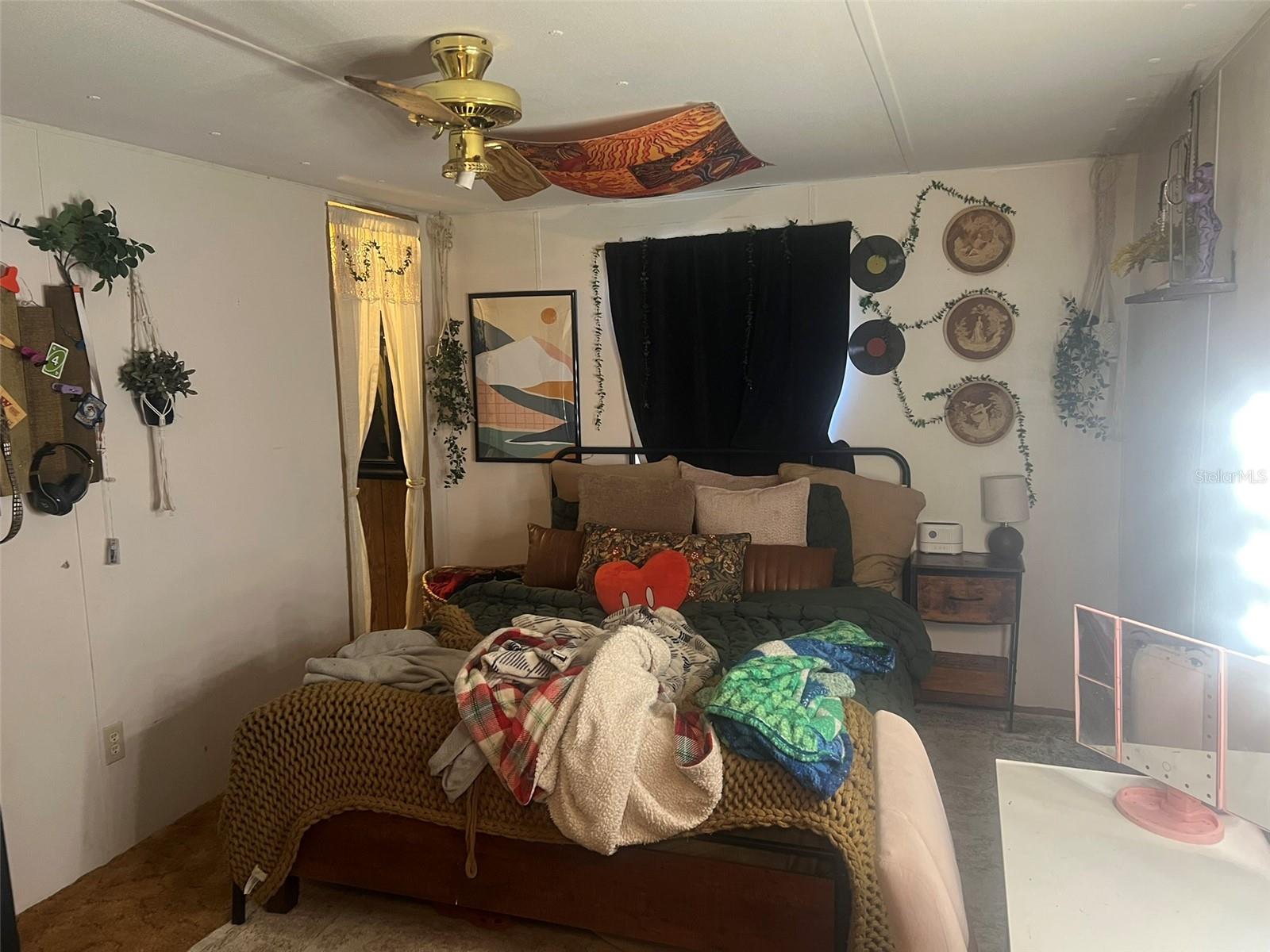 LAKE BRYANT SHORES - Residential